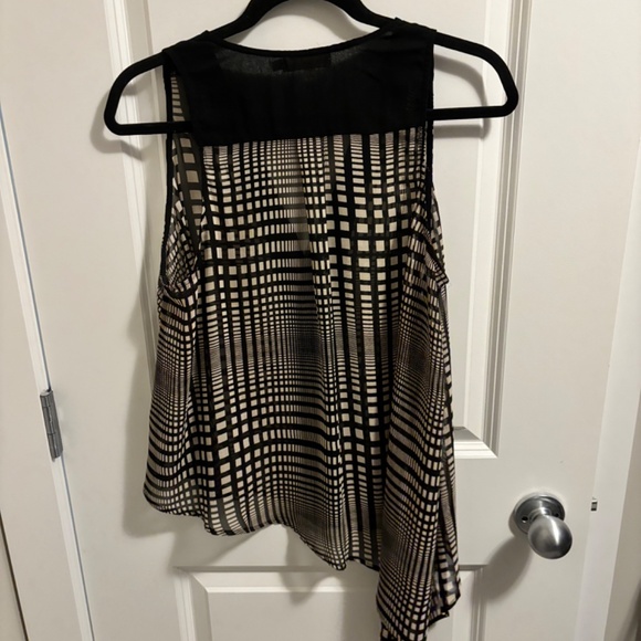 Asymmetrical Blouse - size M- never worn - Picture 4 of 4